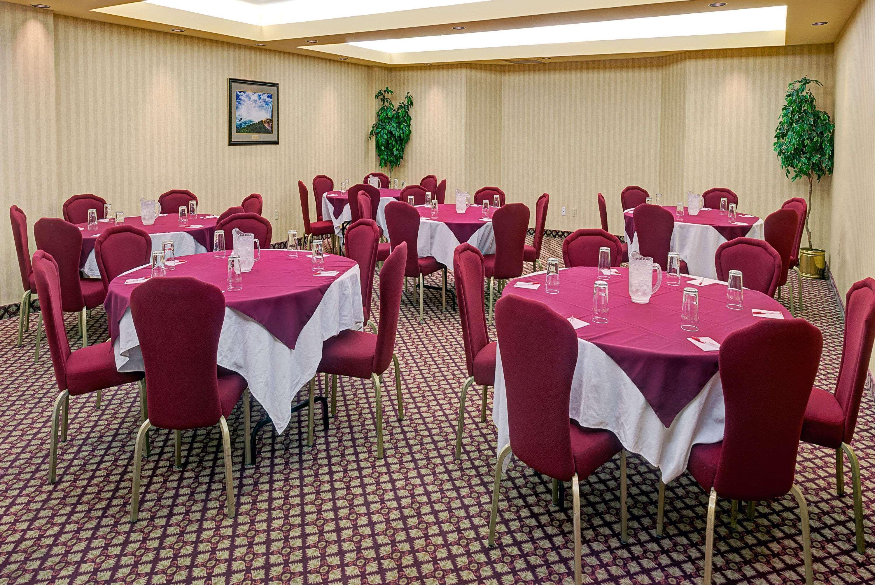 Ramada By Wyndham Niagara Falls/Fallsview Exterior foto