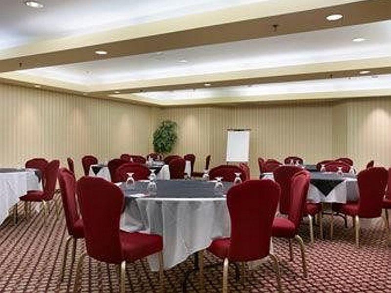 Ramada By Wyndham Niagara Falls/Fallsview Exterior foto